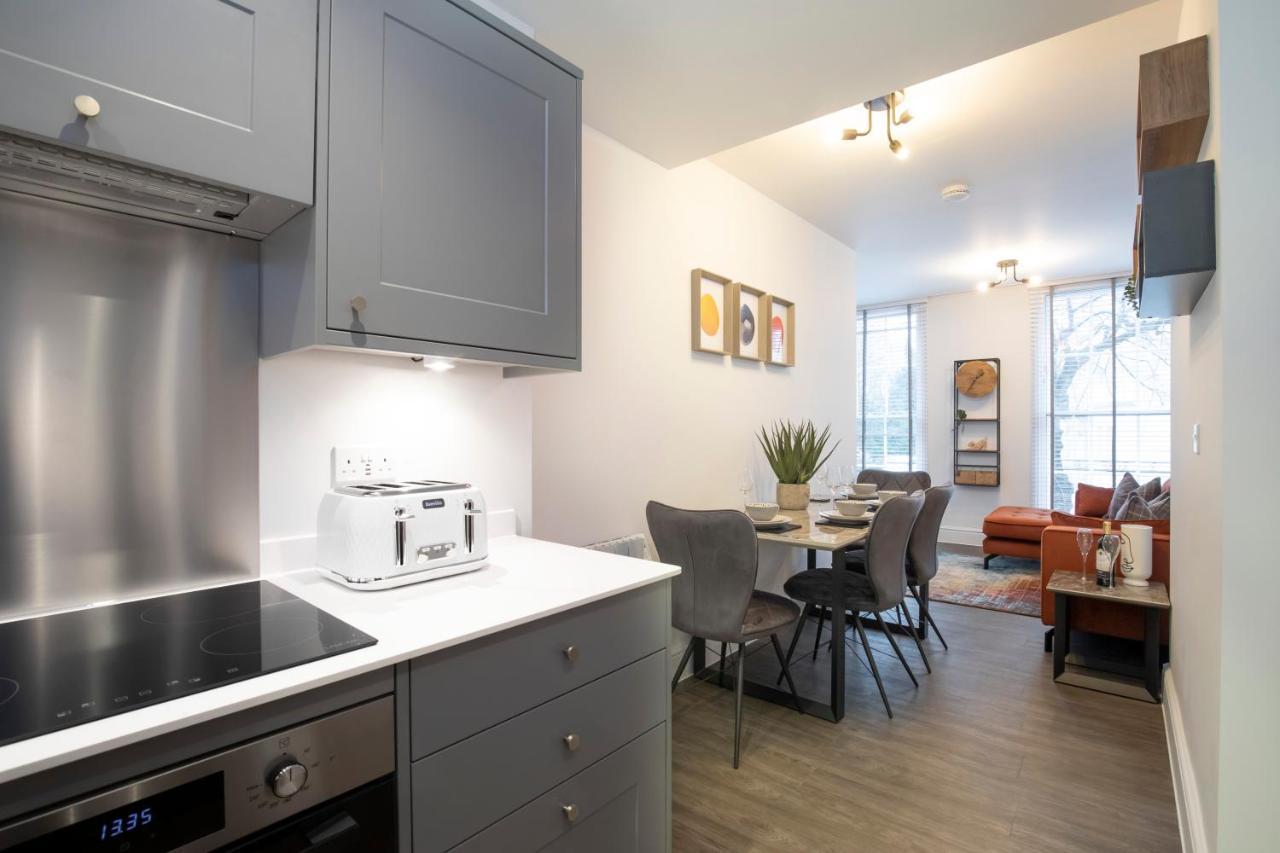 Elliot Oliver - Luxury 2 Bedroom Regency Apartment With Parking & Ev Charger Cheltenham Zewnętrze zdjęcie