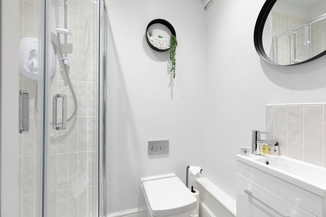 Elliot Oliver - Luxury 2 Bedroom Regency Apartment With Parking & Ev Charger Cheltenham Zewnętrze zdjęcie