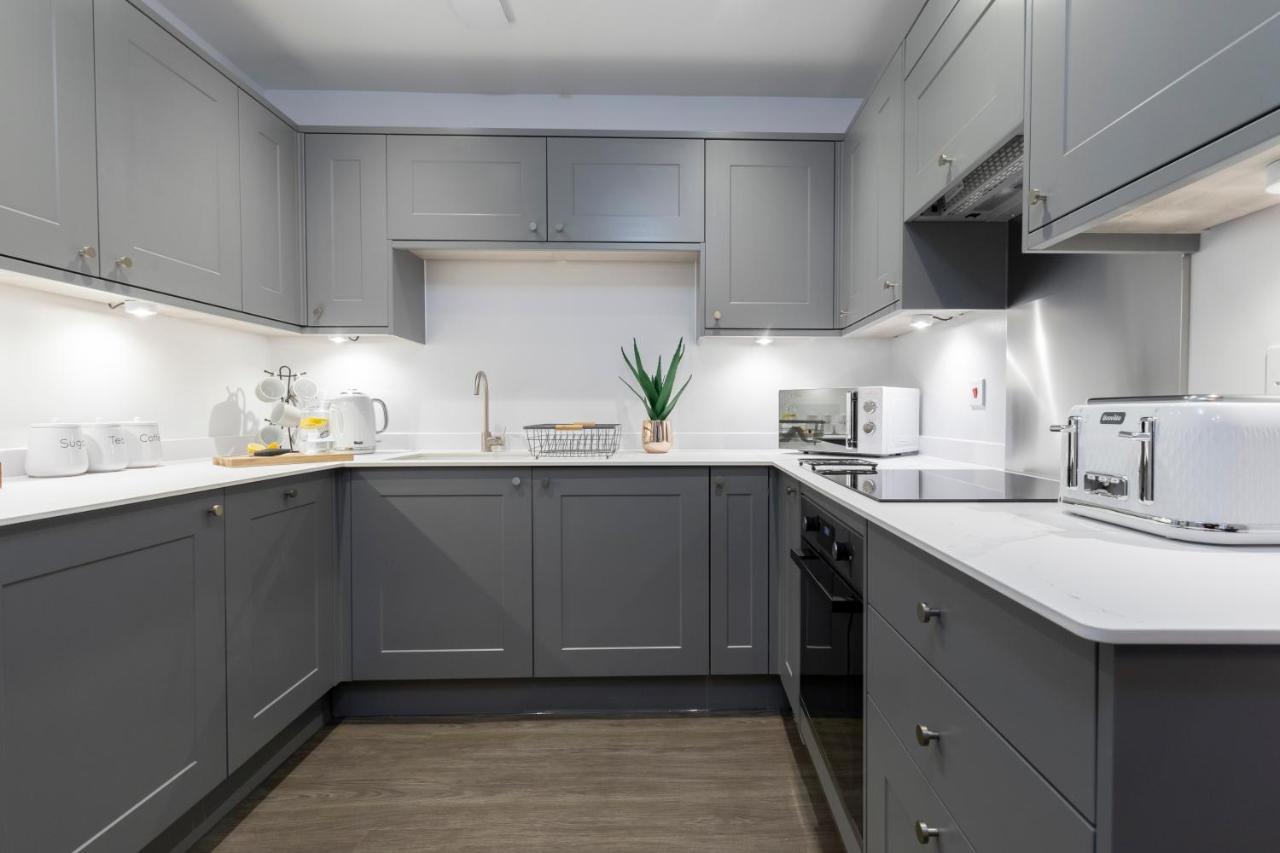Elliot Oliver - Luxury 2 Bedroom Regency Apartment With Parking & Ev Charger Cheltenham Zewnętrze zdjęcie